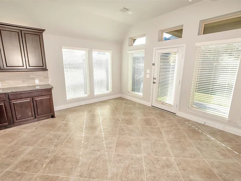 2911 River Flower Ln — Photo 9
