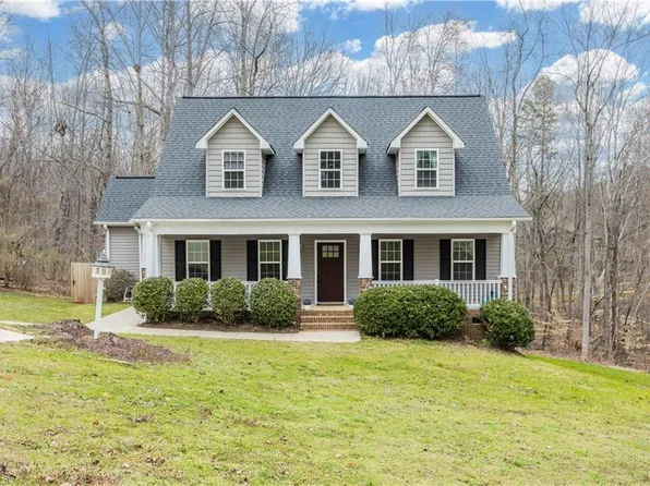670 Horse Mountain Dr, Asheboro, NC 27205