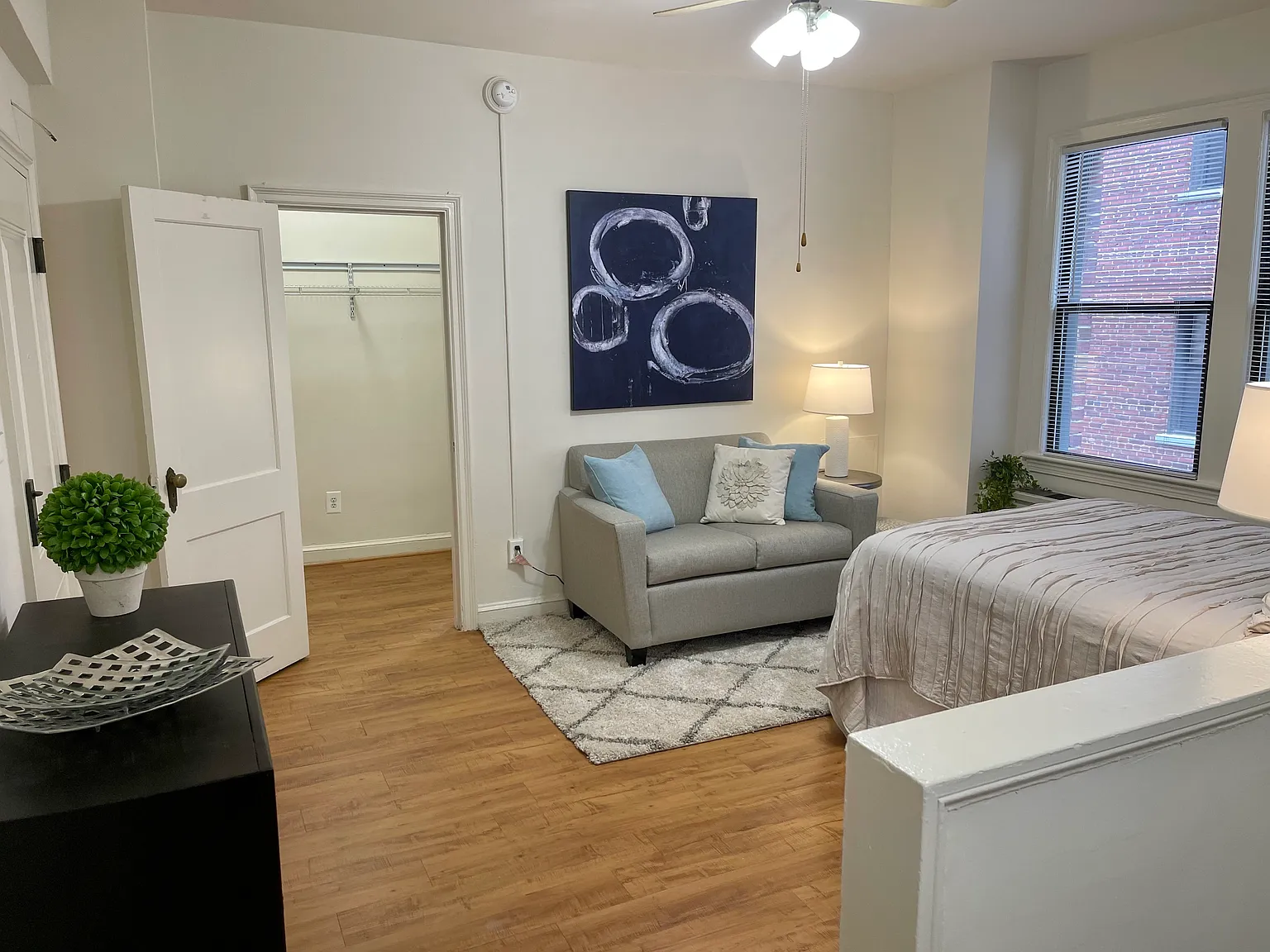 Shoremeade Apartments — Photo 3