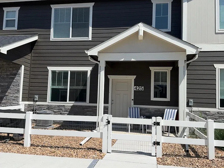 425 Condor Way — Photo 1
