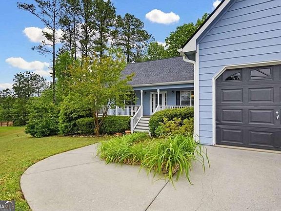2nd image of 108 Misty Oak Ln
