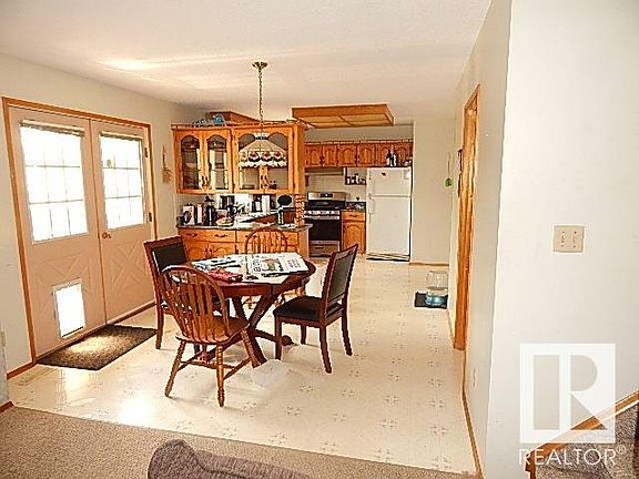 3rd image of 5018 Alexander Ave