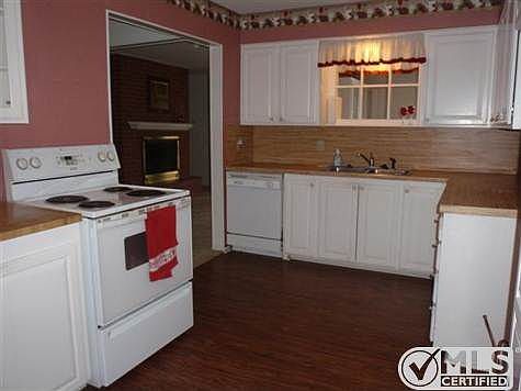 2nd image of 1941 Poplar St