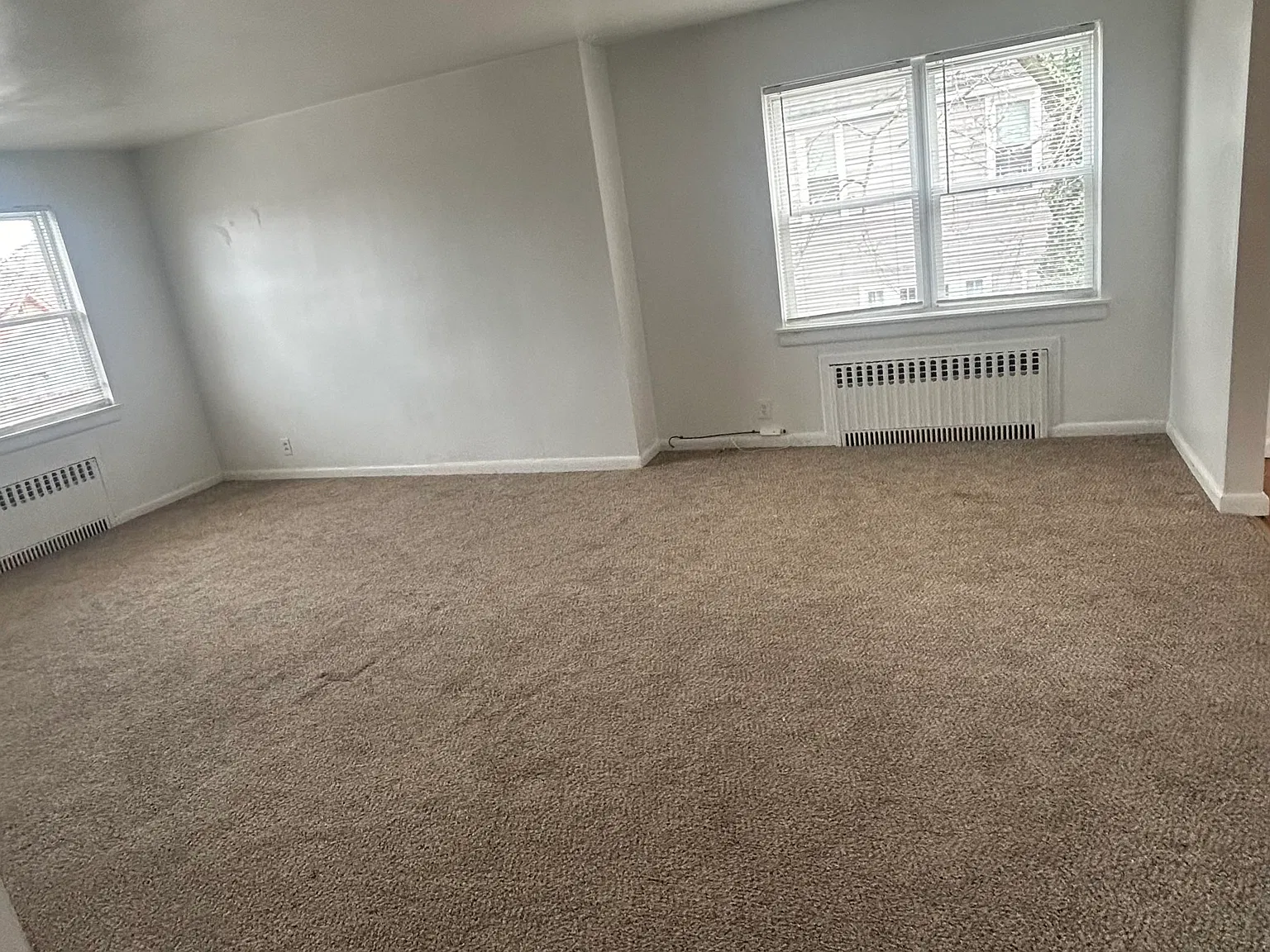 2 bed, 1050 sqft, $3,100 — Photo 3
