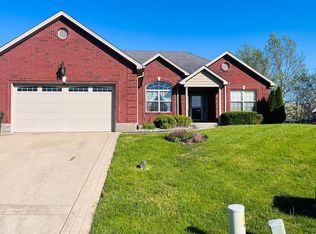 227 S Rushmore Dr, Vine Grove, KY 40175