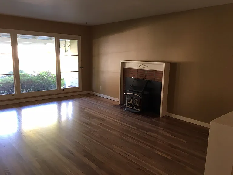 3940 La Verne Way — Photo 5
