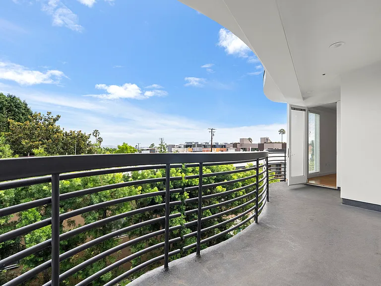 1283 Havenhurst Dr #306 — Photo 4