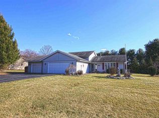 6361 White Dove Rd, Roscoe, IL 61073