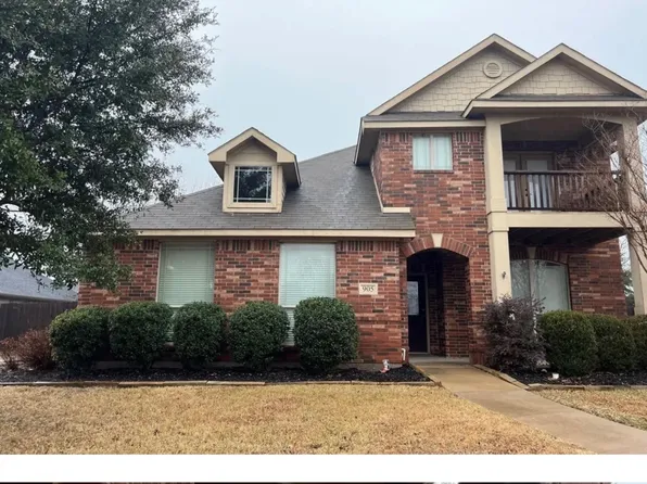 905 Willow Crest Dr, Midlothian, TX 76065