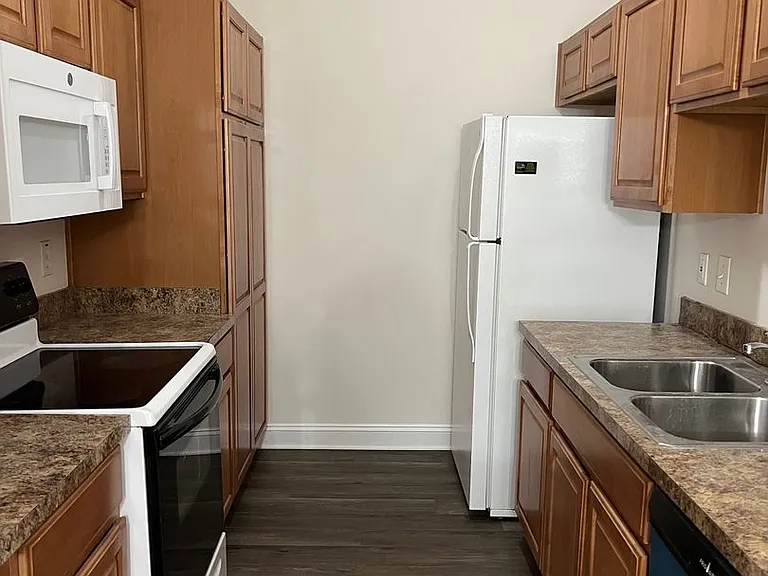 111 Portsmith Dr #6 — Photo 8