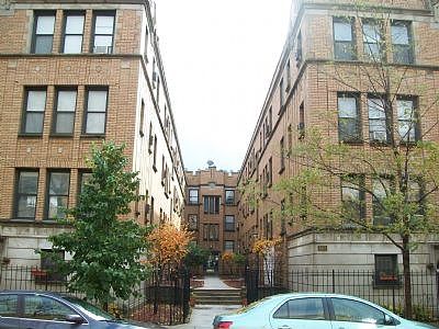 1st image of 821 W Cornelia Ave #112A