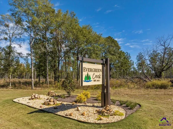 4 Evergreen Dr, Cochran, GA 31014