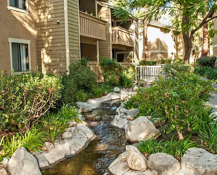 River Oaks Apartments — Photo 17