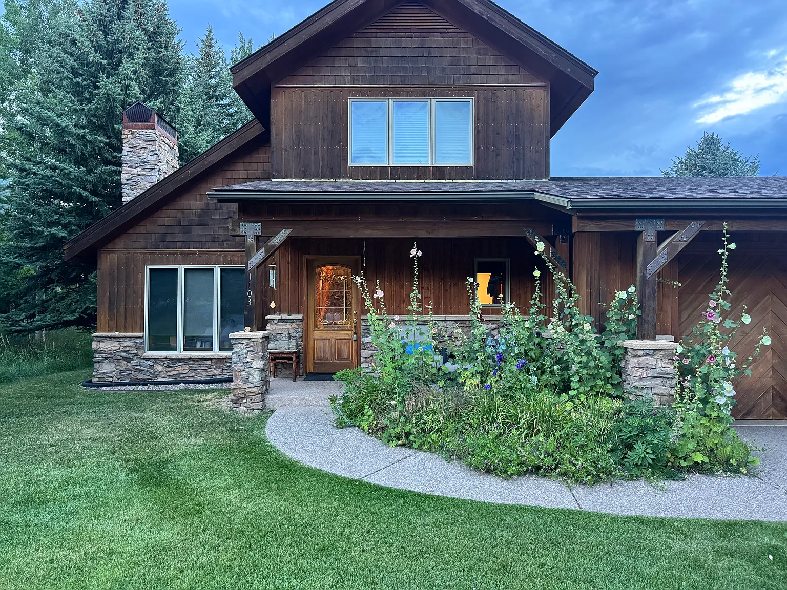 3 bed, 2.5 bath, 2266 sqft, $6,500 — Photo 1