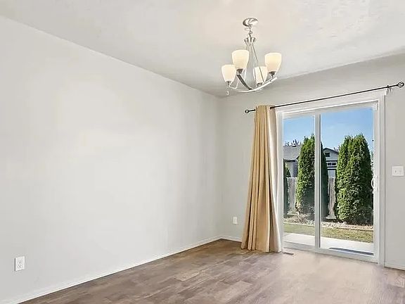 5th image of 683 Condor Dr
