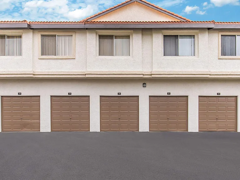 Club Pacifica Apartment Homes — Photo 16
