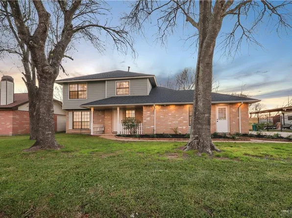8409 Oleander St, Highlands, TX 77562