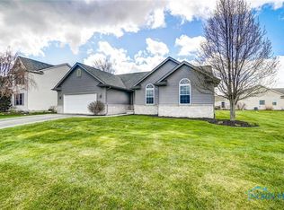 1057 S Ironwood Dr, Rossford, OH 43460