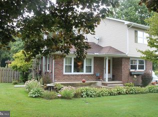 657 Furnace Rd, Wernersville, PA 19565