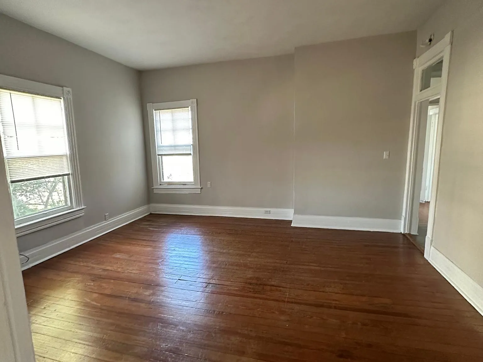 604 Mountain Ave SW — Photo 4
