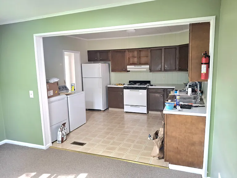 278 E 2nd St — Photo 5