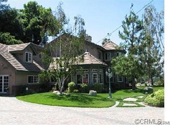 2nd image of 2838 E Larkhill Dr