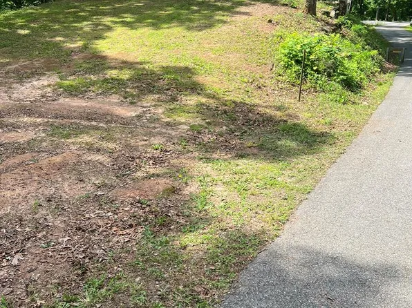 12 Rogers Rd, Franklin, NC 28734