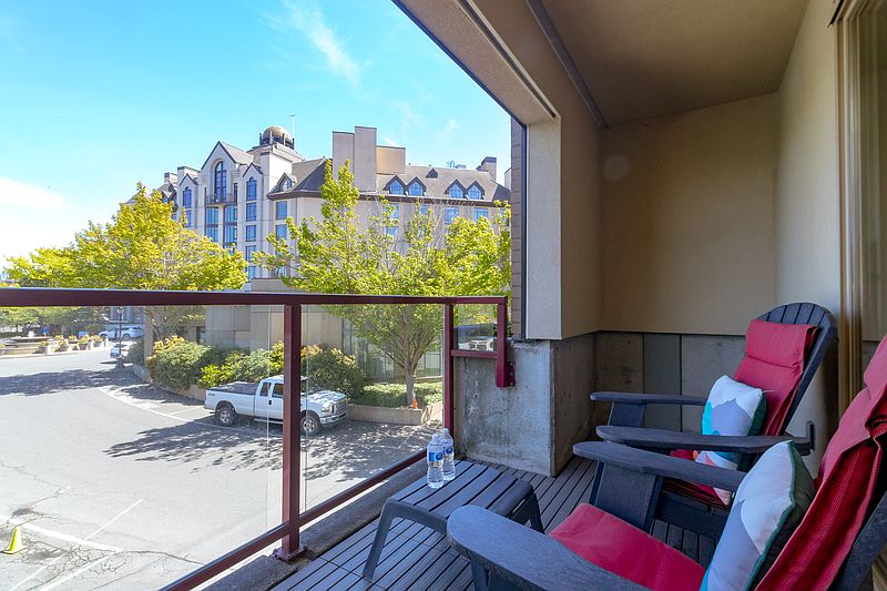 Victoria Apartment for rent - 2 Bedrooms — photo 42
