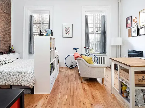 139 Montague Street image 1 of 3