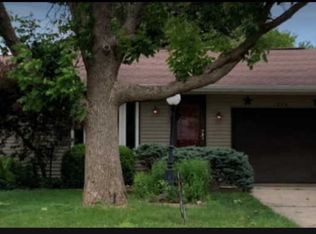 1504 Greenridge Dr, Urbana, IL 61802