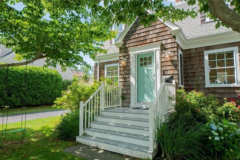 1st image of 122 Ruggles Ave