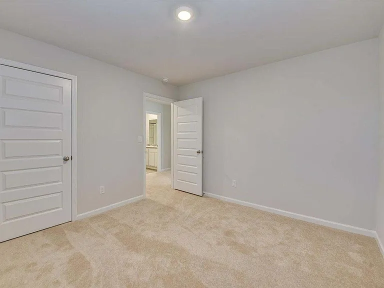 433 Whitby Ct — Photo 27