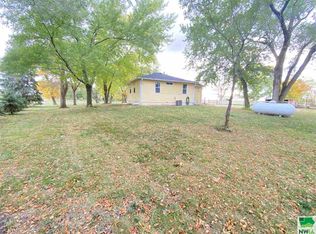48546 332nd St, Jefferson, SD 57038