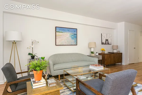 Rented by Compass | media 21