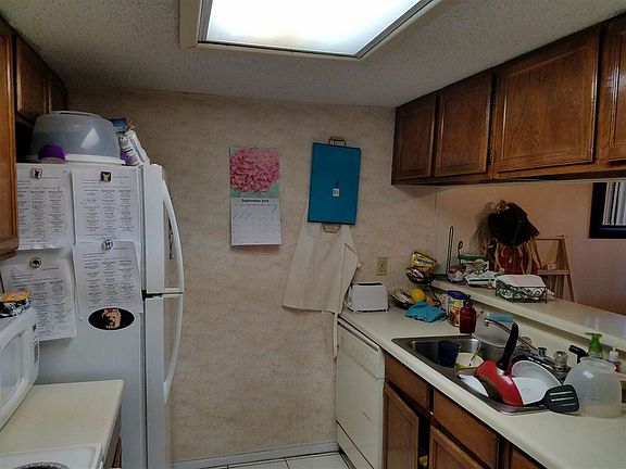 4th image of 100 E Aurora Dr #327B