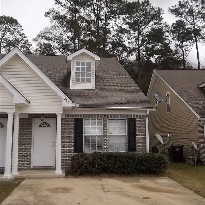 1st image of 3201 Sawtooth Dr