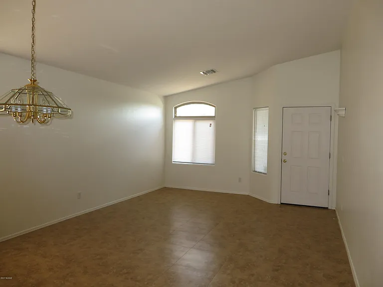 570 W Faith Dawn Ct — Photo 6