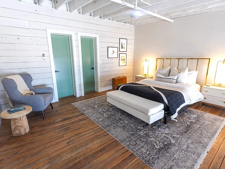 101 E Walnut St #213 — Photo 6