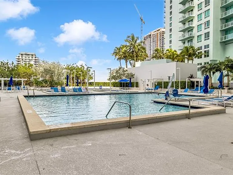 1800 N Bayshore Dr #4208 — Photo 9