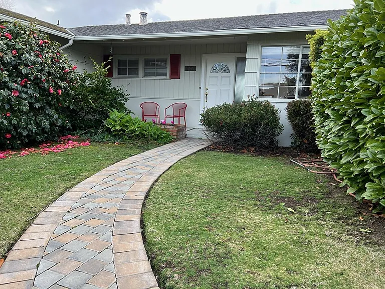 1776 Parrott Dr — Photo 2