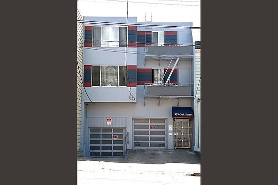 1st image of 929 Oak St