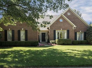 302 Pepperbush Rd, Louisville, KY 40207