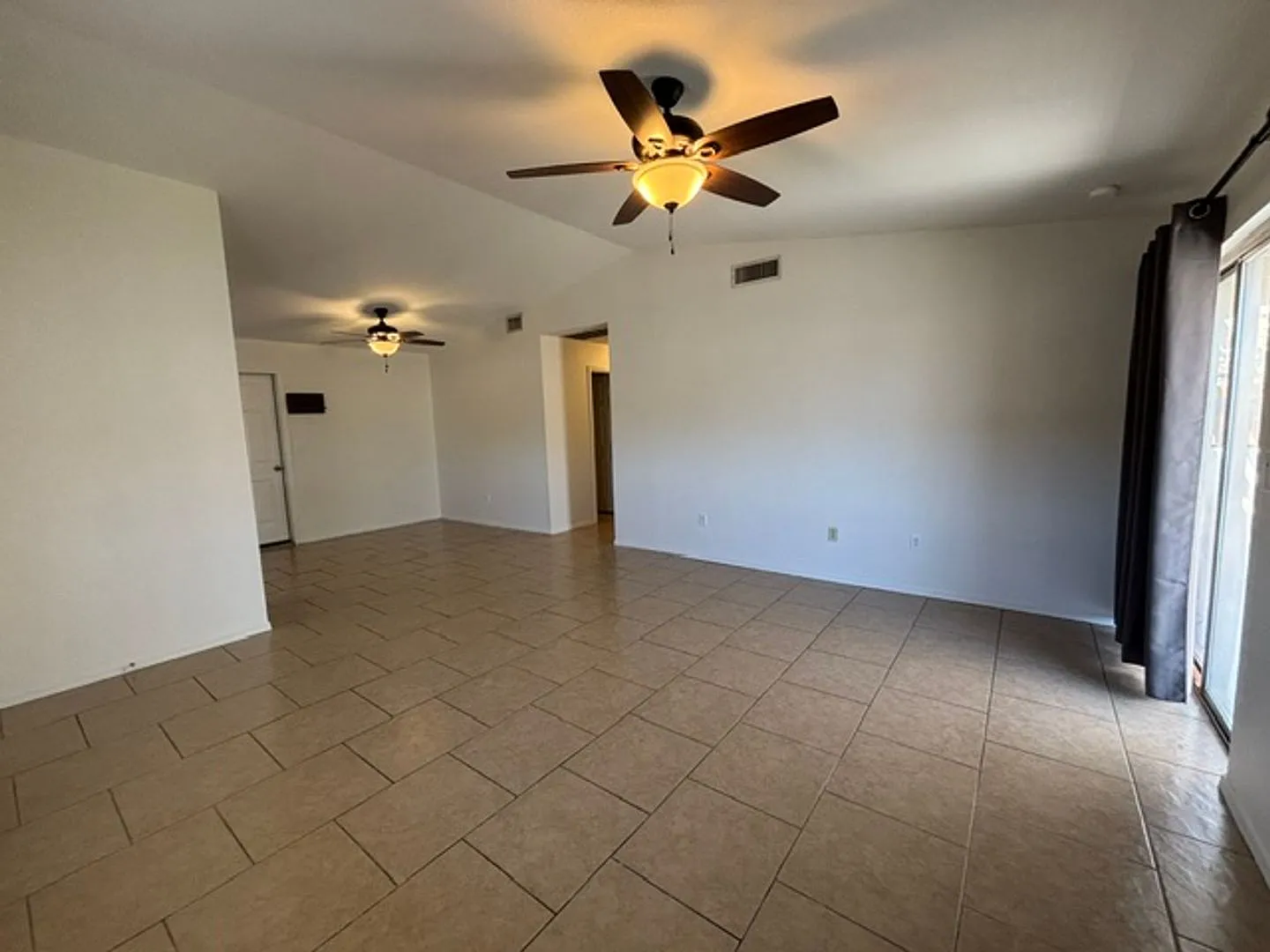 2 Bedroom - 2 Bathroom Duplex — Photo 3