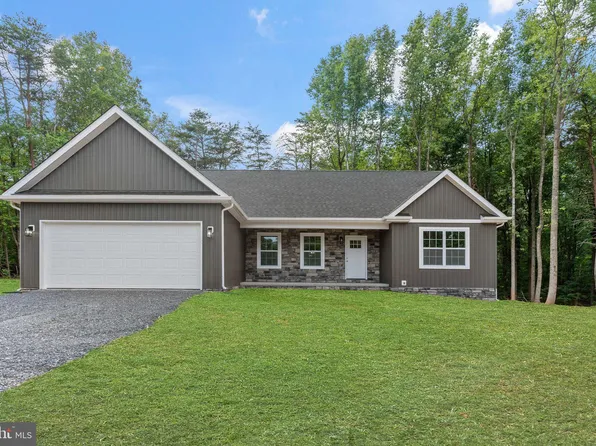 1221 Crossroad School Rd, Hedgesville, WV 25427