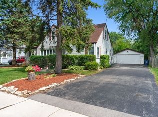 48 Macarthur Dr, Northlake, IL 60164