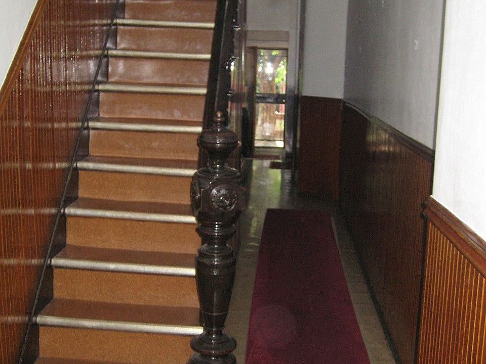 1st floor staircase