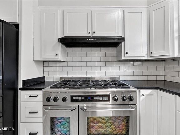 4th image of 3260 Vista Cir