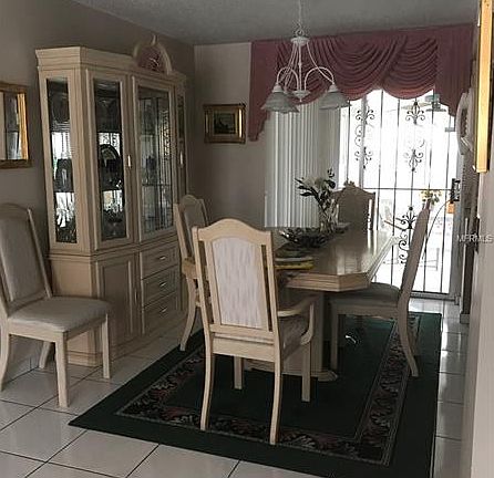 3rd image of 300 Royal Palm Dr