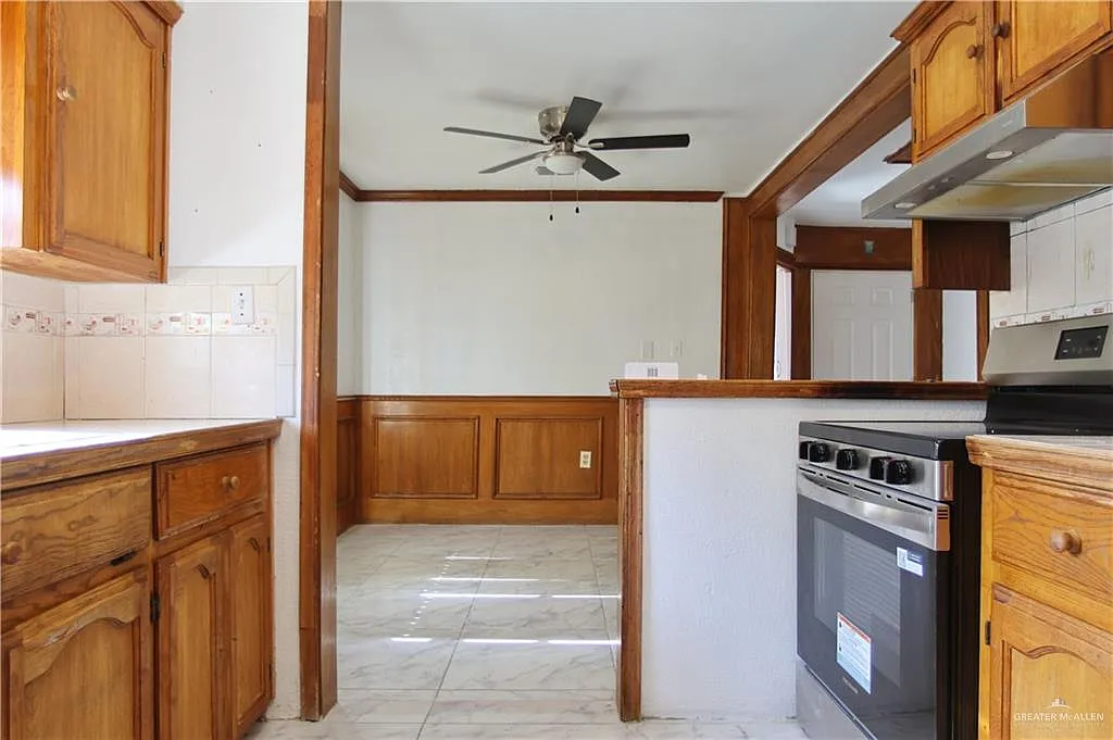 3 bed, 2.0 bath, 1612 sqft, $1,500 — Photo 2