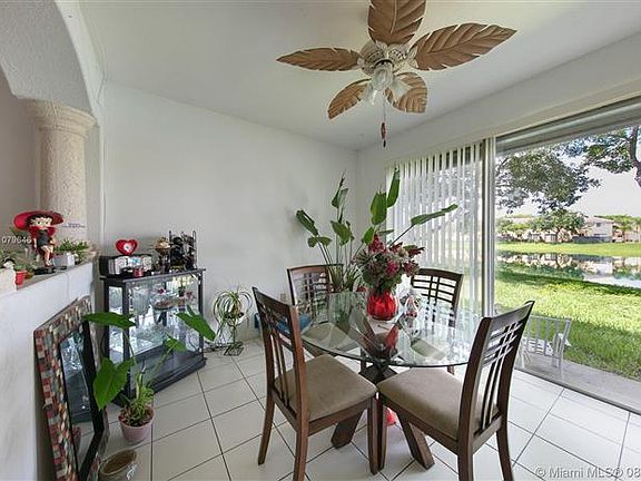 5th image of 2734 SE 15th Pl #141